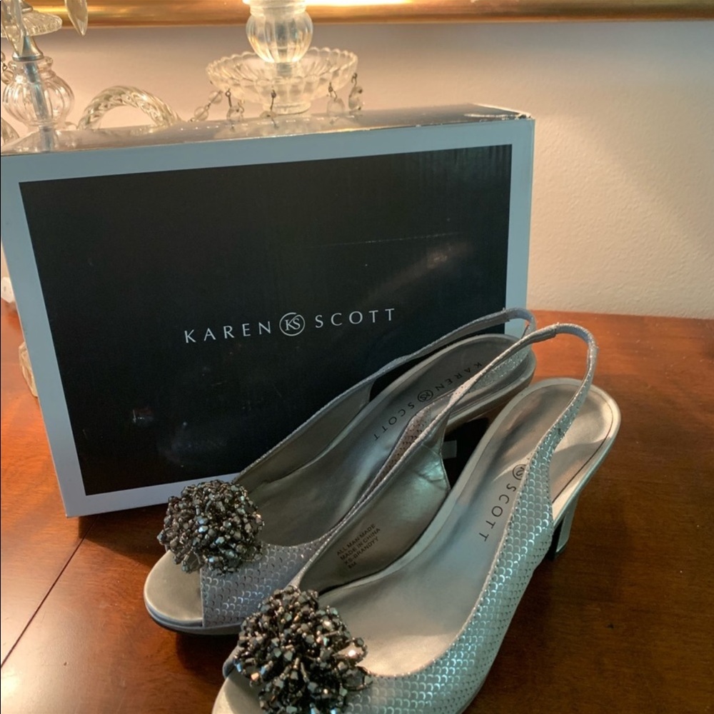 Nice pair of Karen Scott heels.  Never worn